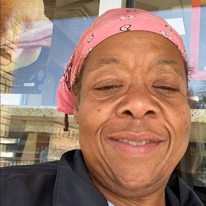 Meet your Posher, Sharon